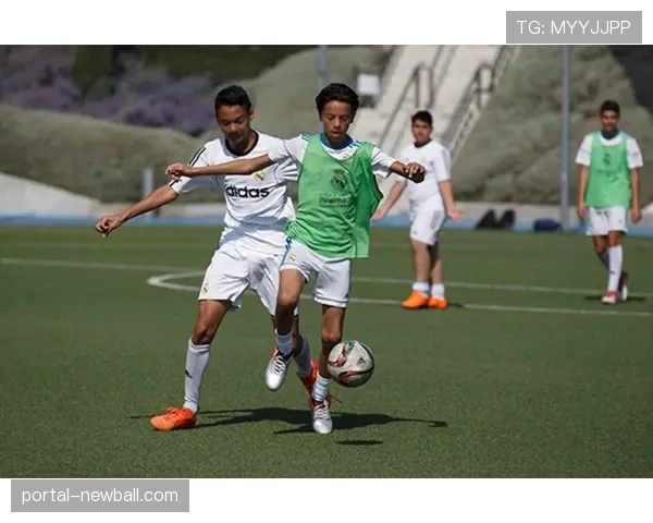 皇马基金会启动新项目,为马德里偏远地区学校提供足球训练课程